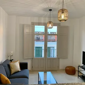 https://centrico-casco-historico-vistas-alcazaba.hotelsinnerja.org