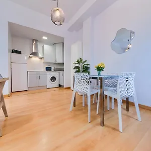 https://holidays2malaga-victoria-malaga-city-center-for-5.1costadelsol.com